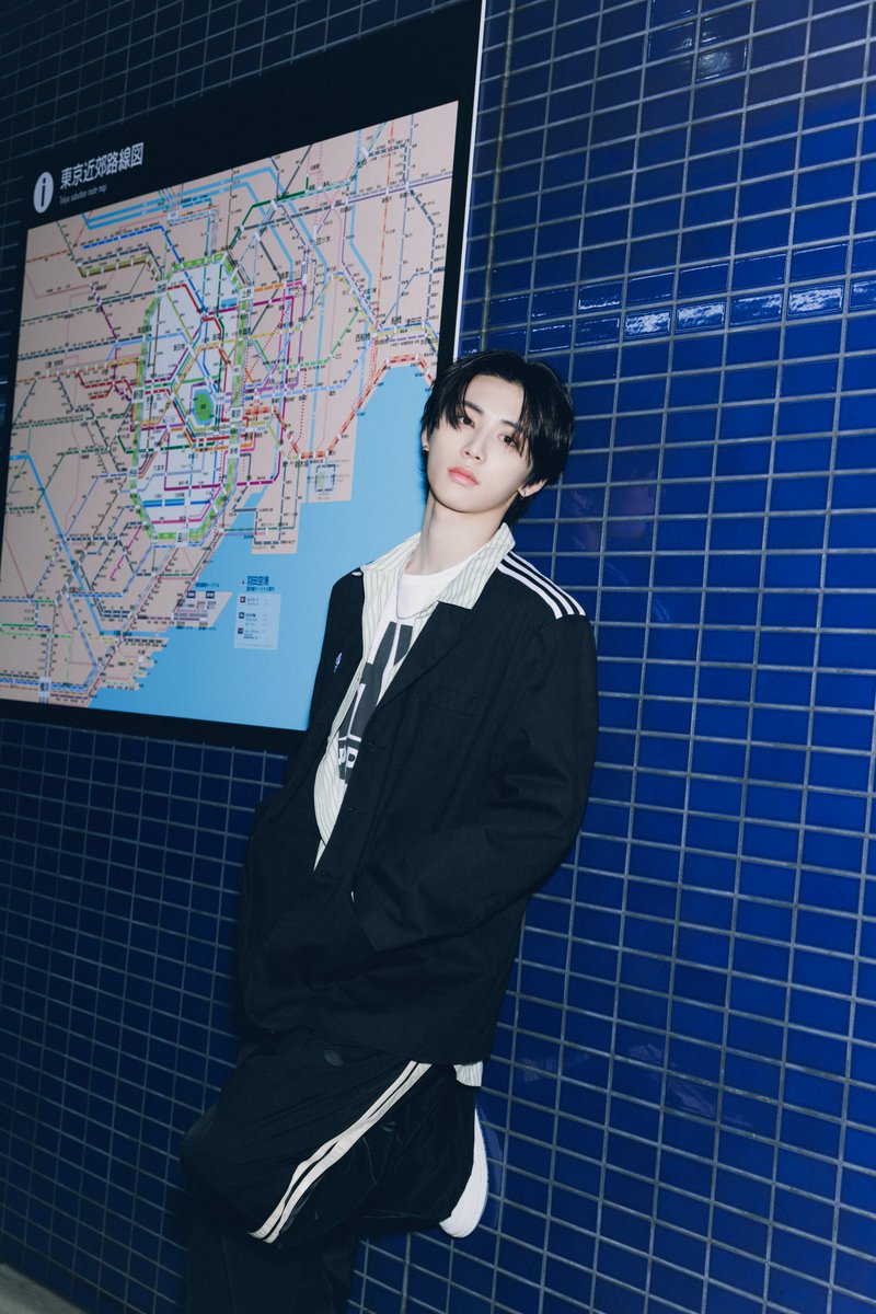 BOYNEXTDOOR_JP's tweet photo. BOYNEXTDOOR
JP 1st Single『AND,』
Concept Photo：夜行(YAKOU) ver.

2024.07.10 Release

#BOYNEXTDOOR #BND
#TAESAN
#BOYNEXTDOOR_AND https://t.co/9CYfdEgL4d