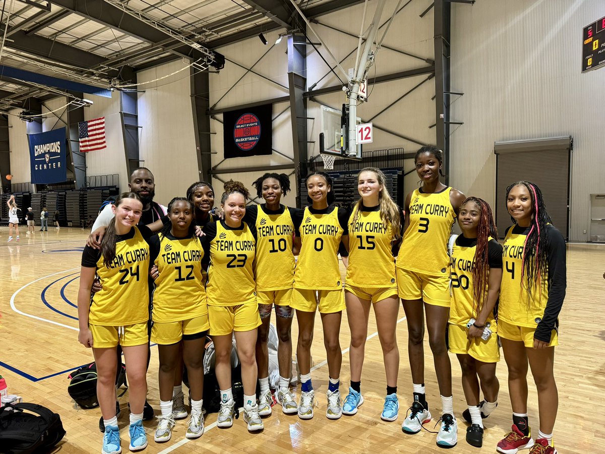 @TeamCurry 16U RISE went 4-0 this weekend at LIVE at Lakepoint! The marathon continues…back to the lab in preparation for next weekend! 🖤💛👨🏽‍🍳 #1PercentBetterEveryday #TrustTheProcess #TheWorkGonnaShow @kdbathletics @Look_itsCoachD @CoachKevinHolt @SheIsCoachAsh @Cannon_GBB