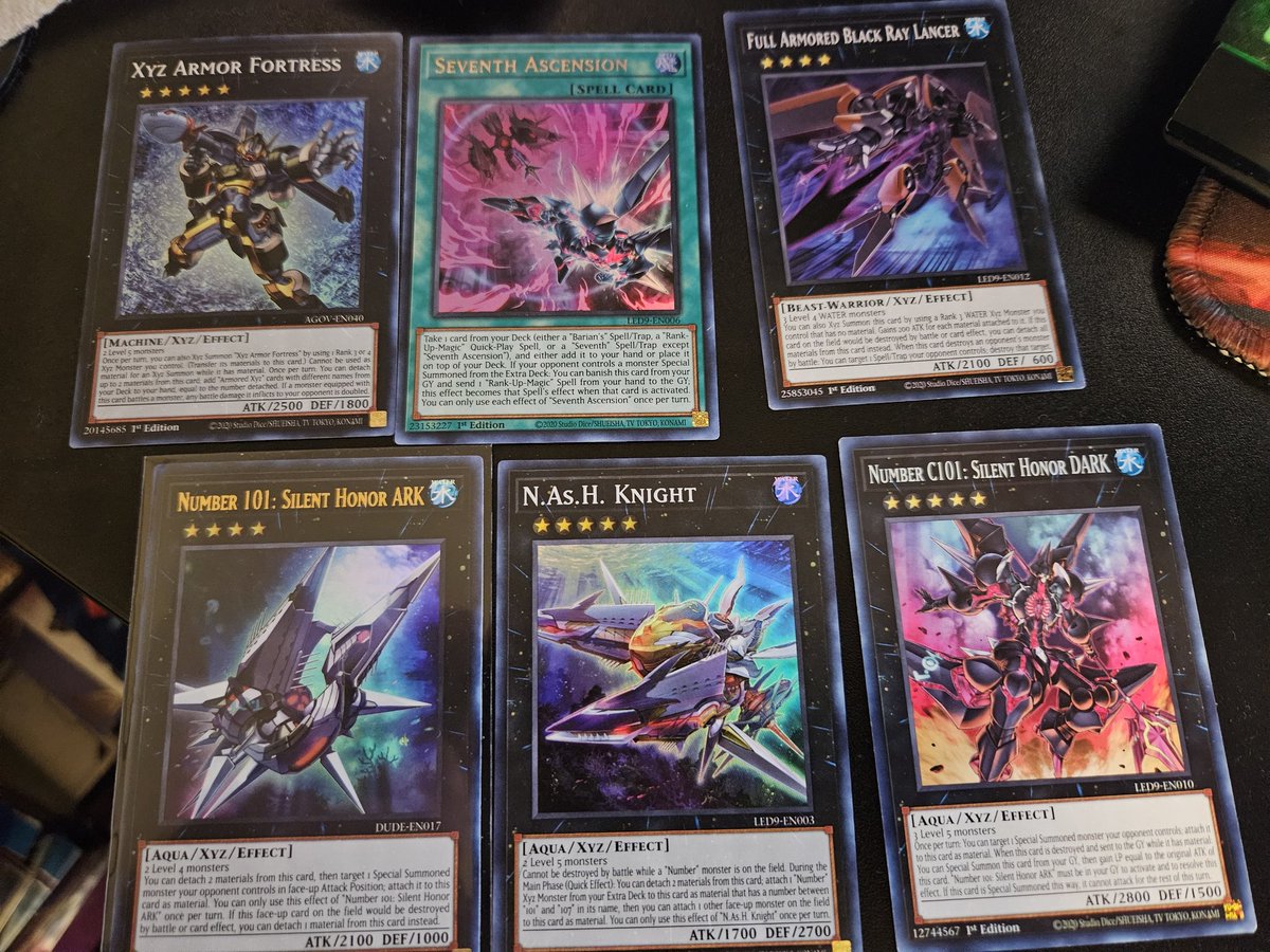 Spent way too much time digging through my bulk and I think it's a funny sign (mostly because seventh ascension 😂) that I found alot of the Shark cards in. Will need to study the new support now it seems, I like how alot of these look honestly 👀💦