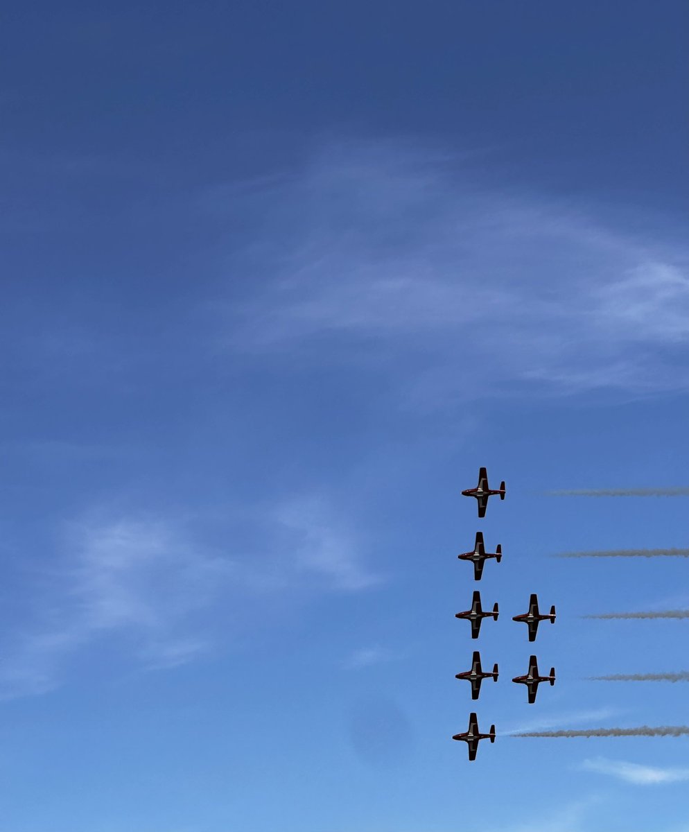 darrylehunt's tweet photo. Great show #cfsnowbirds https://t.co/F0GGITZYTc