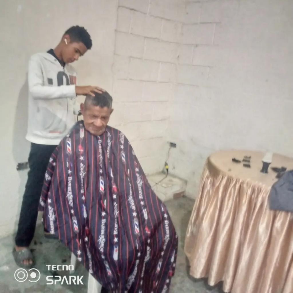 Operativo de barbería para nuestros abuelos iglesia pare de sufrir grupo caled  municipio libertador estado Aragua 🙏✍️💈☕❤️🖤no nos cansaremos de hacer el bien