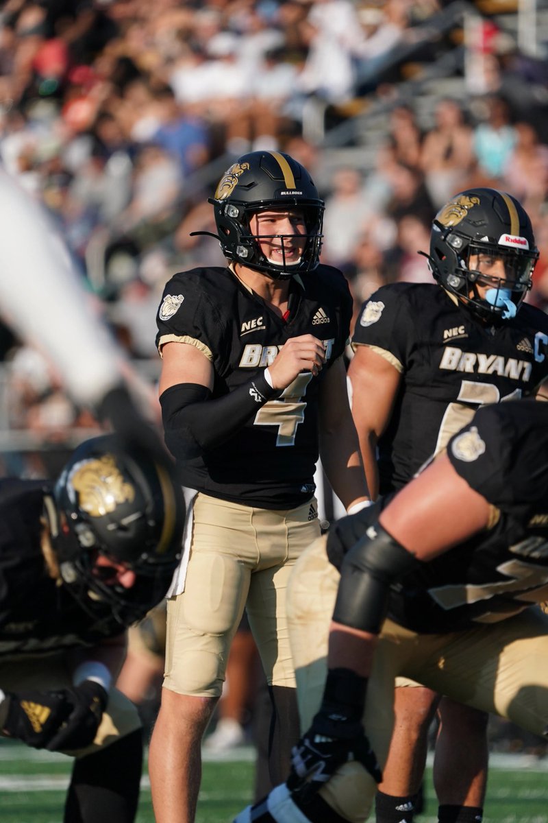 EXTREMELY BLESSED TO RECEIVE AN OFFER FROM THE BRYANT UNIVERSITY!!! @CoachCiocci @JackDan55847282 @CoachPart @TimZ31477659 @Andrew_Ivins @GHamiltonOTF @ChadSimmons_ @RivalsFriedman @RivalsJohnson @adamgorney @SWiltfong_ @LemmingReport @Hayesfawcett3