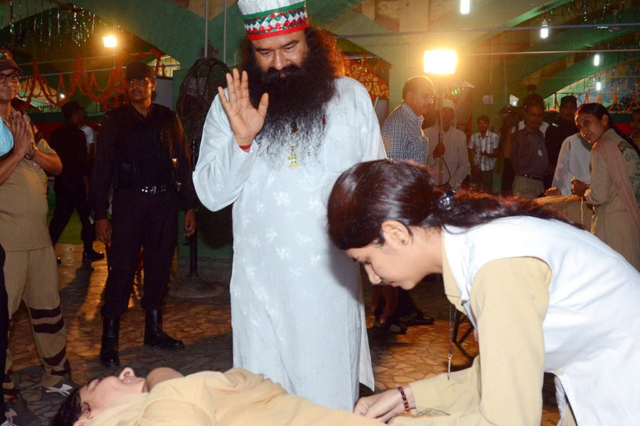 “Khoon Bin Jane Na Denge Zindagi” Blood donation is tremendous humantarian service that is being performed by Dss followers in whole world. Blood is sent to Border soliders which help our army to stand again in battle field. Many helpless are served with blood.. #BeALifeSaver