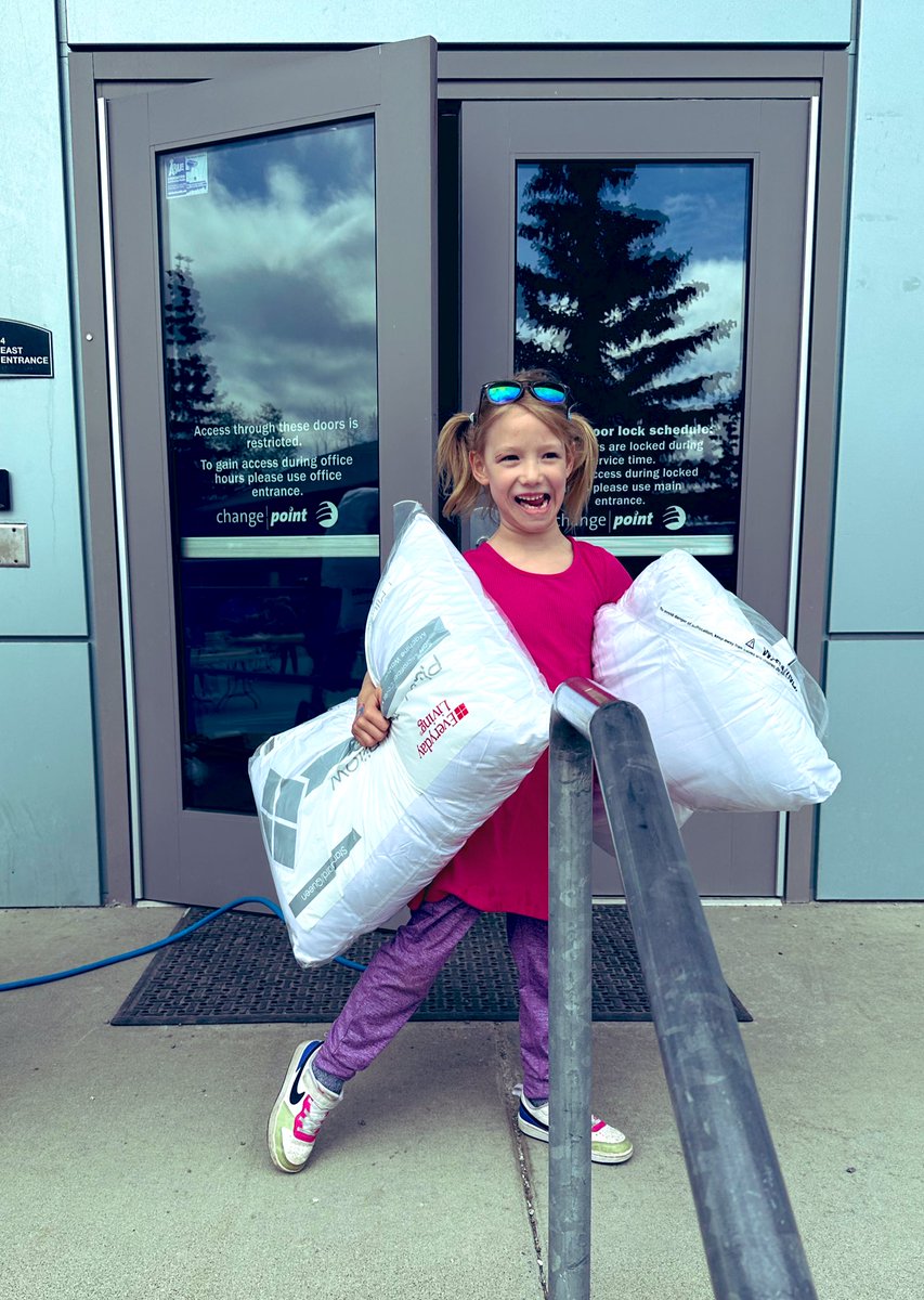 Mary_ElaineJ's tweet photo. Itโs never too early to let kids experience giving back to their community! Volunteered for Sleep in Heavenly Peace AK building bunk beds so no kids sleep on the floor. ๐ฅฐ #ImpactAlaska https://t.co/BUIpW2RZFG