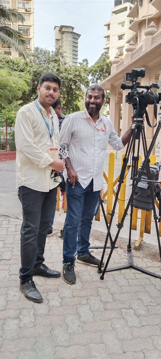 Voting begins for the 5th phase loksabha election in Mumbai coverage from Malabar hills Polling Booth. #Mumbai #voting #Loksabhaelection

@IamNaveenKapoor  @Ranjeetjs