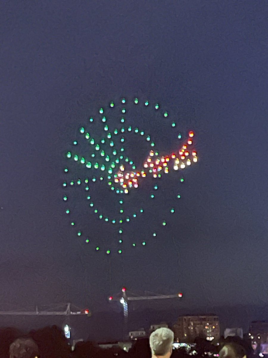 @RCAF_ARC What an incredible drone show in Ottawa! Truly spectacular!

#OttawaEvents #DroneShow #RCAF #SpectacularShow #InnovativeDisplays #CanadianPride