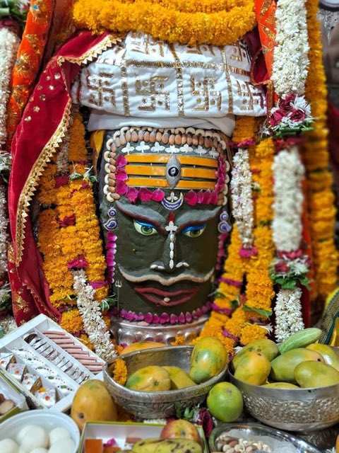 श्री महाकालेश्वर ज्योतिर्लिंग जी के आज के भस्म आरती श्रृंगार दिव्य दर्शन 20.05.2024 जय बाबा भोले