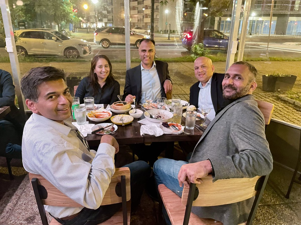ReezwanaCMD's tweet image. Last minute social gathering with some old and new friends at one of the best Indian fusion restaurants in DC!  #Daru #DDW2024