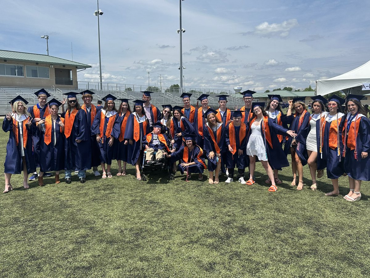 🧡Congratulations class of 2024 💙

We can’t wait to see all that you achieved in the future! #choosetoinclude #allhawksincluded