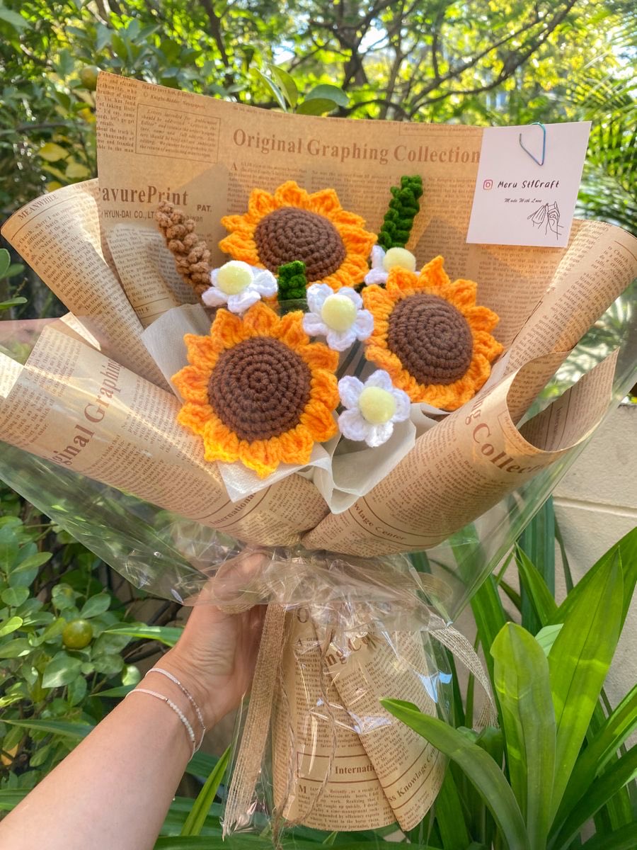 sunflowerchives's tweet photo. pretty sunflower crochet🌻 https://t.co/RWA6apwhMT