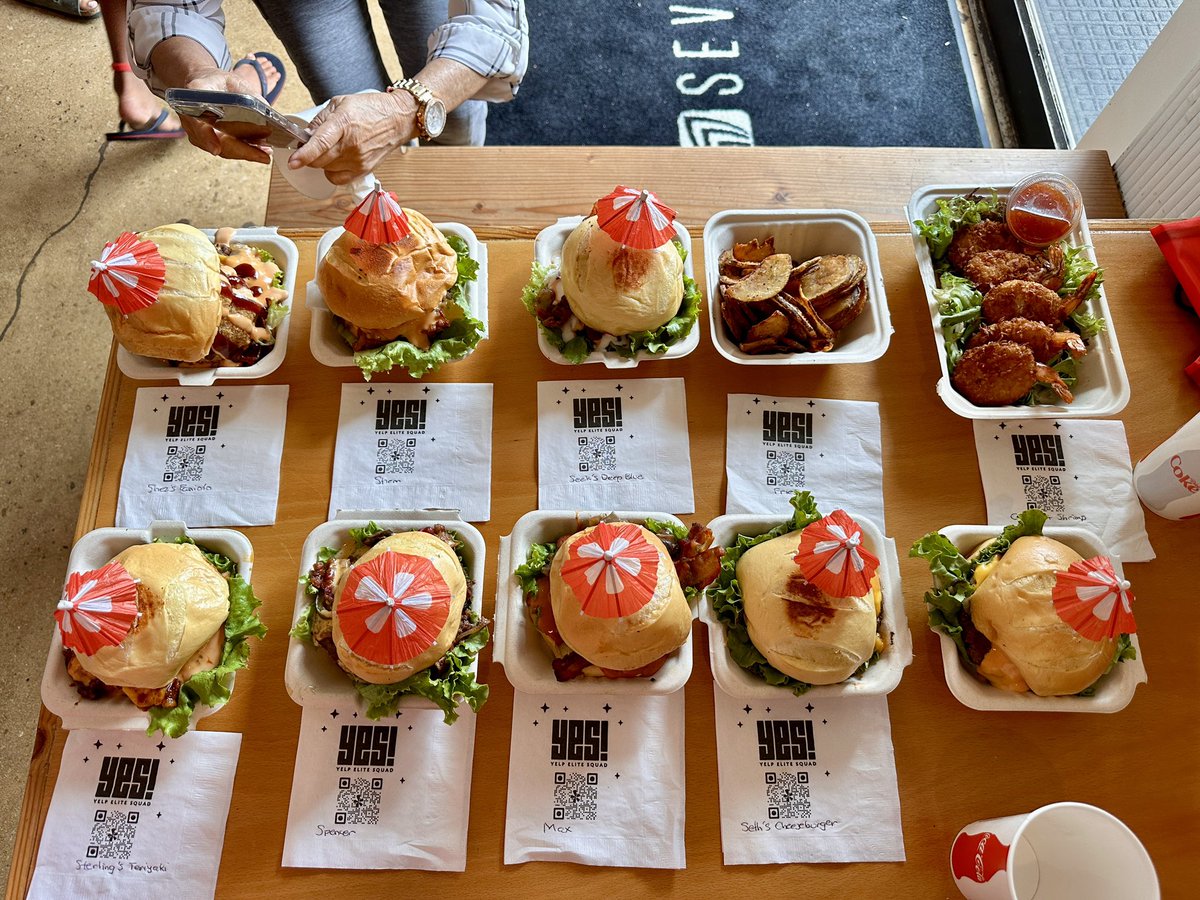 Howeaii's tweet image. Got to try #SevenBrothers burger lineup today as part of a @yelphawaii event - Paniolo Burger was my fave, would come back just for those fries 😍 #yelphawaii
