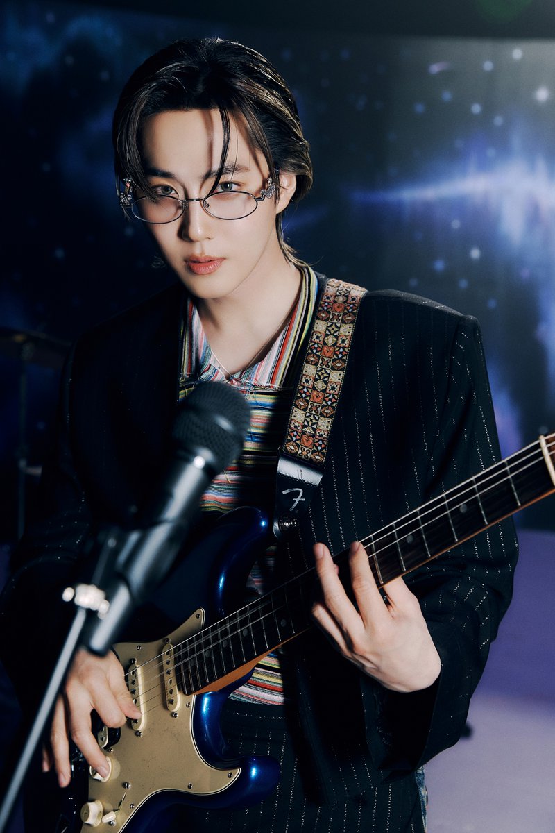 엑소 수호, 신곡 '치즈' 음원+MV 오늘 오후 6시 공개!
치즈처럼 진하고 중독적인 매력에 푹 빠진다!
20일 '치즈'→31일 '점선면'까지! '수호의 달' 5월 힘차게 달린다!

m.entertain.naver.com/article/311/00…

#SUHO #수호
#EXO #엑소 #weareoneEXO
#점선면 #수호_점선면
#수호_점선면_1to3
#Cheese #수호_Cheese