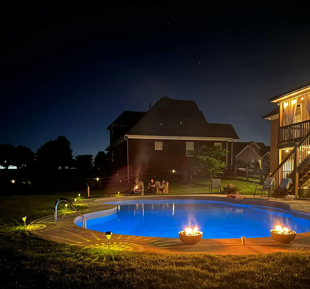 royalswimming's tweet image. Outside temp 70°
Water temp 89°

What is your perfect temp? 💧

#royalswimmingpools #diypoolkits #gettheheater #PaintrockbyTara #lifeisbetterbythepool 
📷 eric_t

ROYALSWIMMINGPOOLS.COM