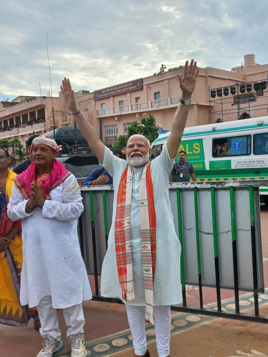 Prime Minister Narendra Modi raising his hands in reverence as he reaches at the Lions Gate of Shree Jagannath Temple in Puri Pic: Ajit Behera @NewIndianXpress @santwana99 @Siba_TNIE
