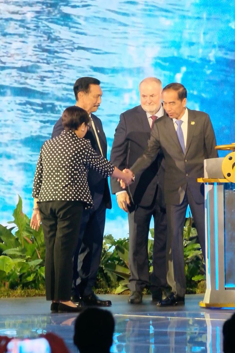 Pleased to accompany President @Jokowi at the Opening Ceremony of the #10thWorldWaterForum “Water for Shared Prosperity” in Bali (20/5). Indonesia is honoured to host the WWF-10, to strengthen cooperation &amp; formulate concrete actions on inclusive &amp; sustainable water management
