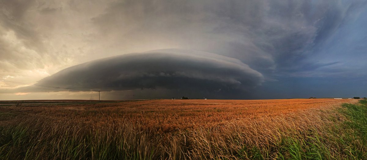 _belial's tweet image. Absolutely blown away by how beautiful the storms are over here, Supercells, tornados, monster hail and spotting #dominator3 , what a holiday this is! #stormchasing #oklahoma #kansas #nature #storms #weather #natgeo