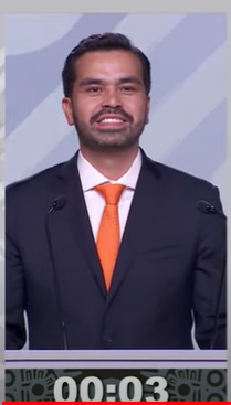 RedMigrantesMx's tweet photo. Como cuando ya no te aguantas pero tienes que sonreir....
#MemeMaynez https://t.co/x0ThGVxpap