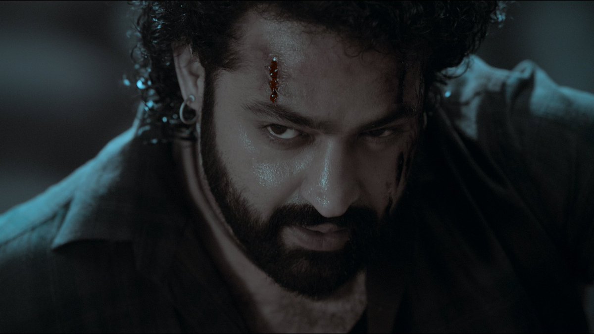 Dhooke Dhairyama Jagratta #Devara mungita nuvventha All hail All hail the Tiger 🔥 The lyrics just suit Man of Masses @tarak9999 anna's ferocious energy on screen. Will whistle and hoot FDFS along with fans for this one 🤩♥️ Wish you a very happy birthday Anna and a gigantic