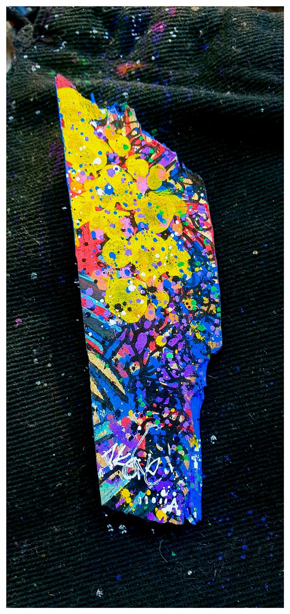 PelpaKarnaval's tweet image. Peinture sur bois. 

#PKOne #graphism #design #Modulart #Posca #Creation #StreetArt