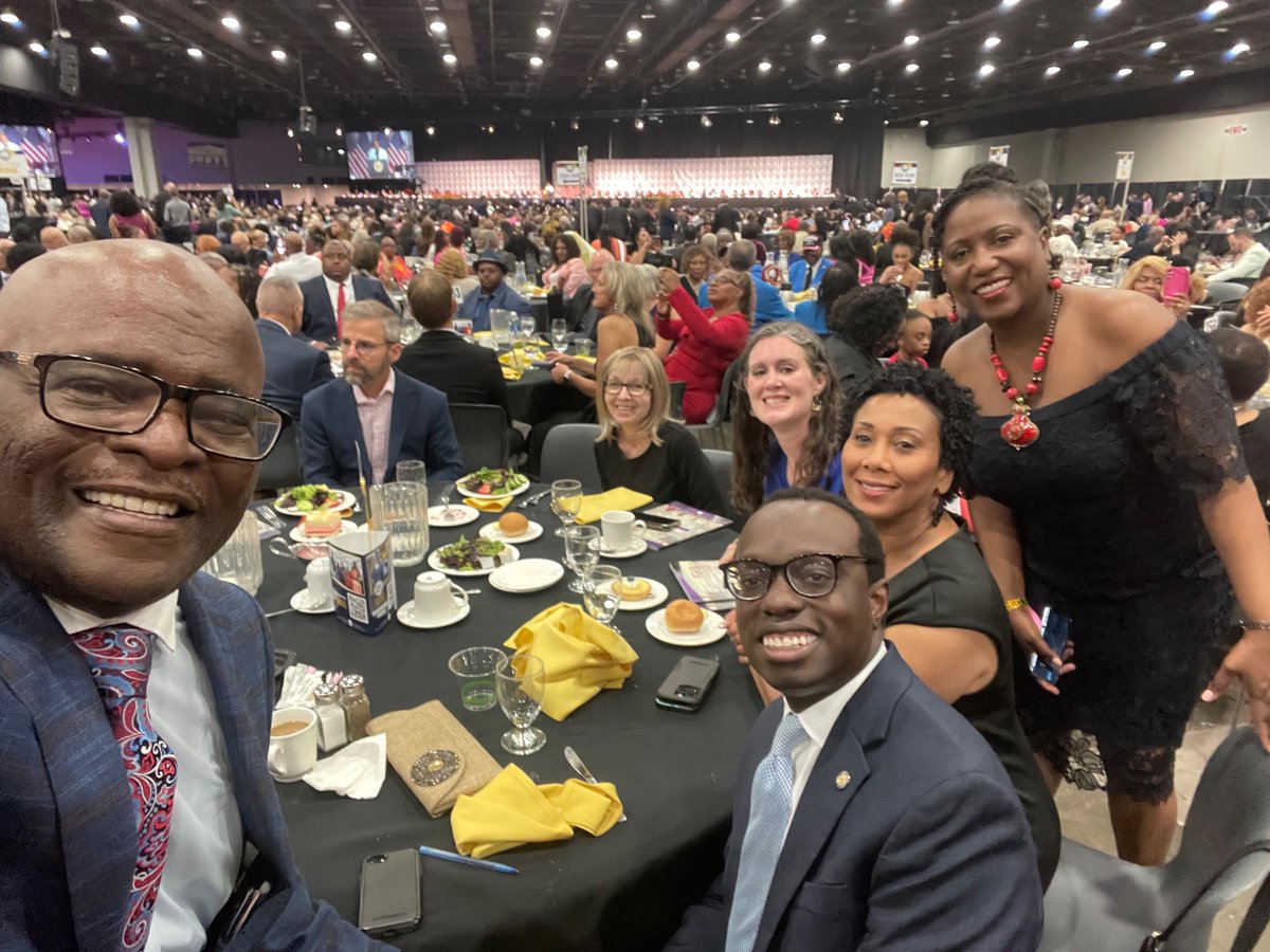 Honored to attend the 69th annual @DETROITNAACP Fight For Freedom Fund dinner this evening. Thousands gathered to hear from @POTUS about the work our nation still has before us to ensure equality and justice for all. I left “not tired, but inspired!”
