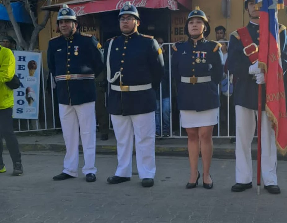 El pasado sábado 18 de mayo participamos junto a una delegación de la Primera Compañía "Manuel Rodríguez Erdoyza" del Cuerpo de Bomberos de Til Til, en el tradicional desfile inaugural de la 70° Semana Pomairina.