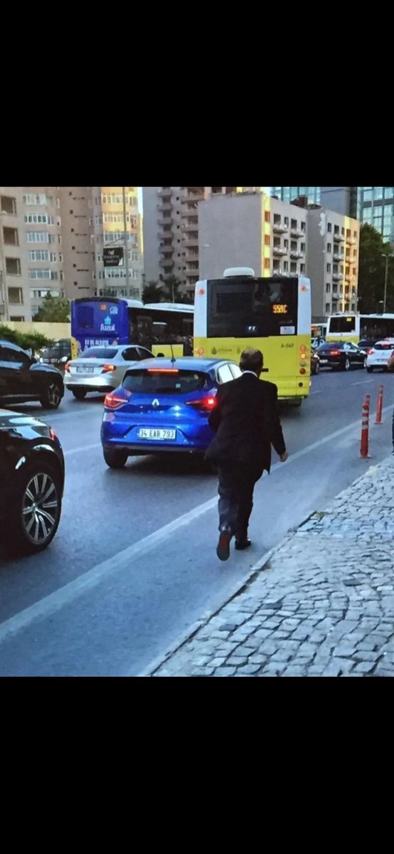#beyazfutbol #GSvFB #GSveFB #ardakardeşler #ArdaGüler #AliKoç #Fenerbahçe #galatasarayfenerbahce 

Dursun Özbek'ten Ali Koç'a: "Eğer yüreğin yetiyorsa gel buradayım, bekliyorum seni."

Ali Koç: Geliyorum 

🤣🤣🤣🤣
#DursunÖzbek