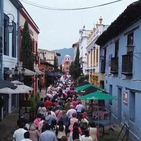 En San Cristóbal habemos ciudadanos comprometidos con la defensa de la democracia.

Defendemos el valor de la vida, la verdad y la libertad.

México merece vivir en PAZ.