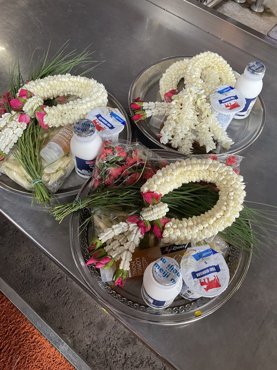 cu2morerow's tweet image. วันนั้นที่ทำบุญเห่นผลแล้วน้า😻😼