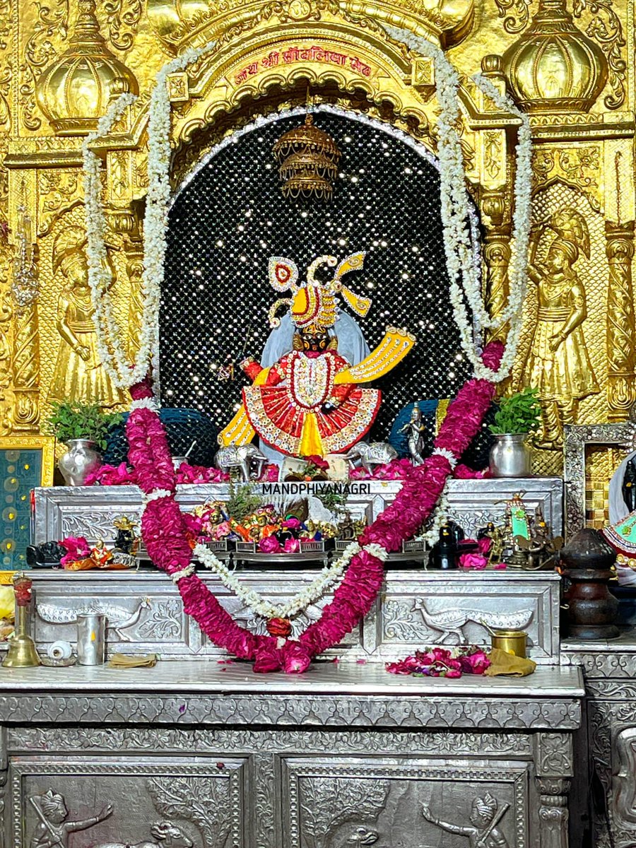 KapilShrimali's tweet photo. श्री सांवलिया सेठ की जय (आज के दर्शन) 20 मई https://t.co/EGTcQO6RQ9