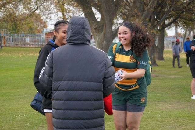 Twas a cold, Chch Saturday arvo but that didn't stop the @BlackFerns from supporting the Canterbury U18 Girls comp. Six Black Ferns turned up to show some appreciation for these volunteers who are the backbone of community rugby. #ThanksVolunteer🫶