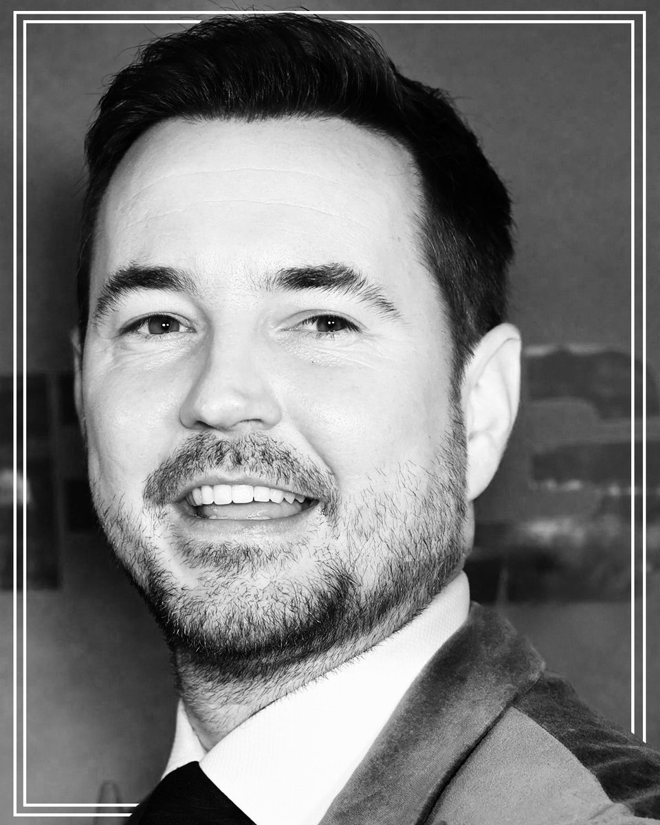 PIC OF THE DAY As we await news on #TheRig2, let's take a look back to the Global premiere of S1 in London.  We are loving how good this shot of Martin in black & white ❤️ ~ December 2022 📸 : Dave Hogan (Original) #MartinCompston @martin_compston