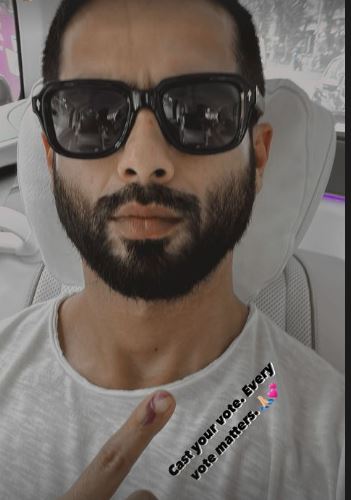 Celebs vote in Lok Sabha Elections