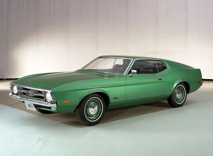 Car: 'Dad was a Steelcase pedestal desk.' 1971 Ford Mustang. #DesignInspiration #GreenParty