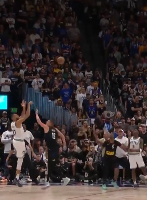 PlayoffDude's tweet photo. Sweet revenge. ☺️ https://t.co/o8y1RXXF9I