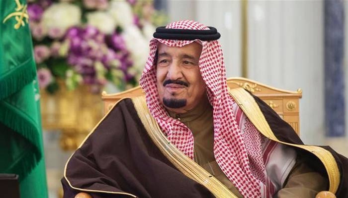 Saudi Arabia's King Salman, suffering from high fever and joint pain, is to undergo a medical examination.