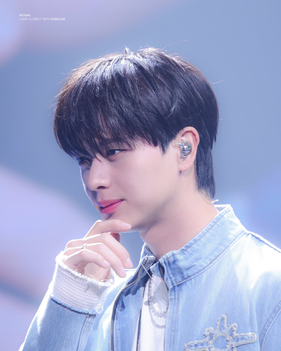 240518 Look Closely #육성재 

성재가 좋아하는 옆태 얼빡 ver.1

#BTOB #비투비 #성재 #YOOK_SUNGJAE 
#SUNGJAE <a href="/BTOB_6SJ/">육성재</a>