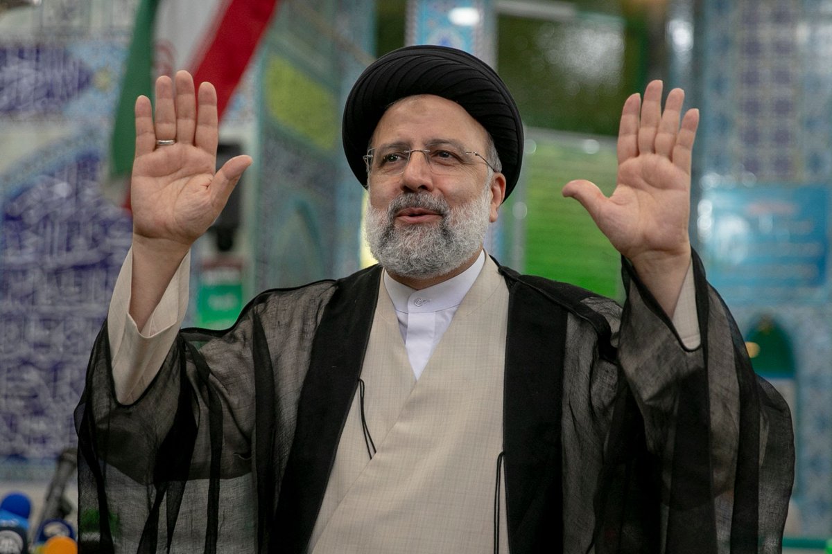 _sakeenaali's tweet photo. Inna lillahi wa inna ilayhi raji'un. 
#Ebrahimraisi #iran #helicoptarcrash https://t.co/ieGHTsRswY