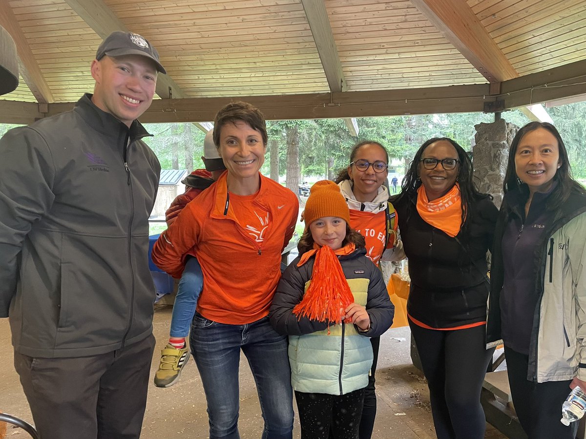 spsutkaMD's tweet photo. This weekend’s @BladderCancerUS walk in Seattle was truly amazing! So grateful for this wonderful community #NoOneWalksAlone  Together we will continue to fight #BladderCancer @JLWrightMD @PGrivasMDPhD @uwurology @fredhutch @CindyLinMD @HannaHunterMD https://t.co/5OqG0Gkrw2