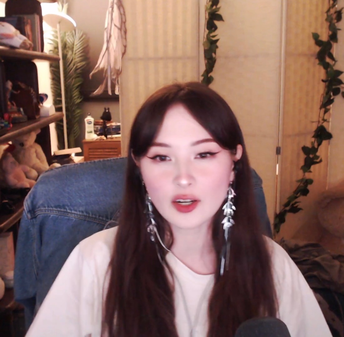 FlippyFlipFlips's tweet photo. SHE IS THE PRETTIEST GIRL IN THE WORLD https://t.co/Tf2LHISSck
