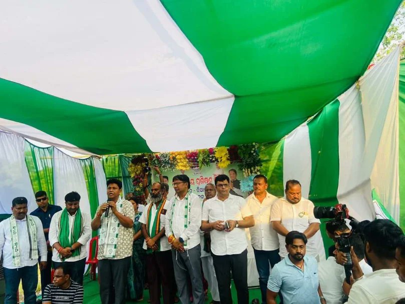 Amaresh_Patri's tweet photo. ଦେବଗଡ଼ ଜିଲ୍ଲା ଅନ୍ତର୍ଗତ ବାରକୋଟ ବ୍ଲକରେ ଆୟୋଜିତ ବୁଥ ସ୍ତରୀୟ ପ୍ରଶିକ୍ଷଣ ଶିବିରରେ ଯୋଗ ଦେବା ଅବସରରେ | https://t.co/gxMZaUakoz