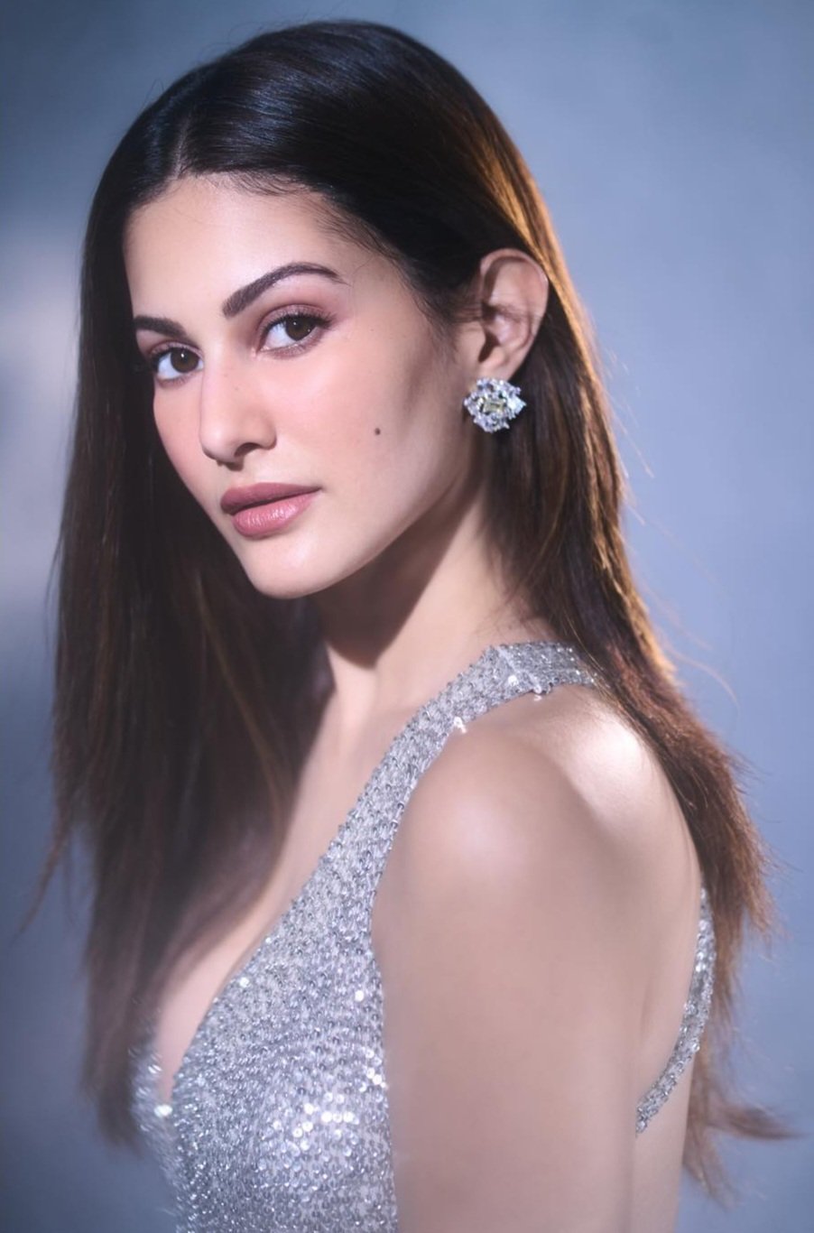 GN_xORSbcAAhAWG?format=jpg&name=large