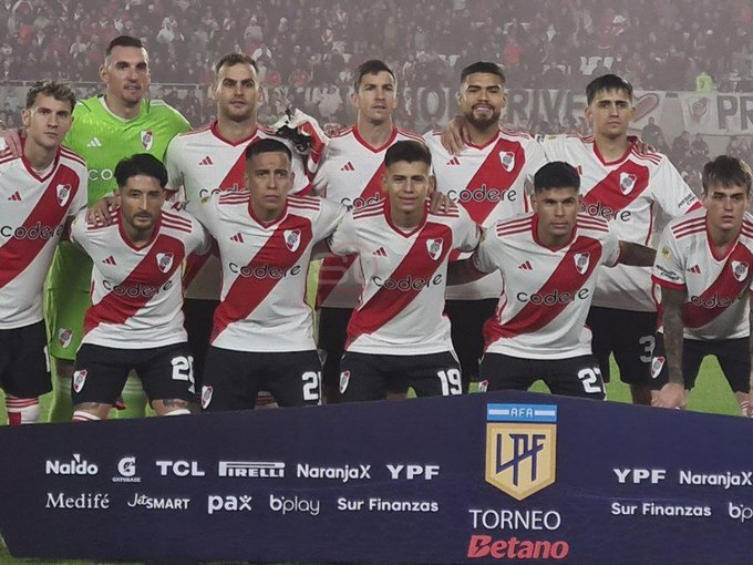 deportereyAR's tweet photo. River, el único de los "5 grandes" en debutar con victoria en la #LigaProfesional:   

3-0 vs. Central Córdoba  
Boca perdió 1-0 ante Atlético Tucumán  
Racing igualó 4-4 con Belgrano  
Independiente perdió 3-1 con Talleres https://t.co/PDHDzBsGYM