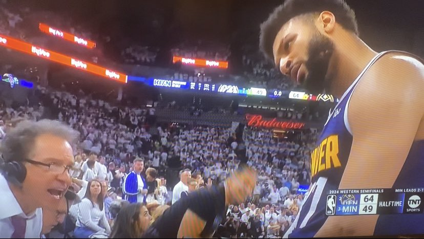 With this moment, Jamal Murray almost won all the cool points back for Ontario that Drake lost in the last few weeks.