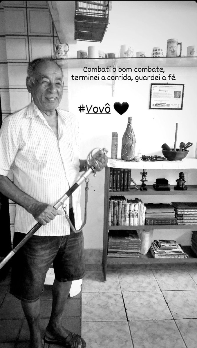 driacn's tweet photo. Um dos maiores desafios de morar fora é lidar com a morte dos nossos queridos. Vovô, te amo para sempre! O céu está cada vez mais estrelado. #rip #luto https://t.co/TYE1sXJ2Ec