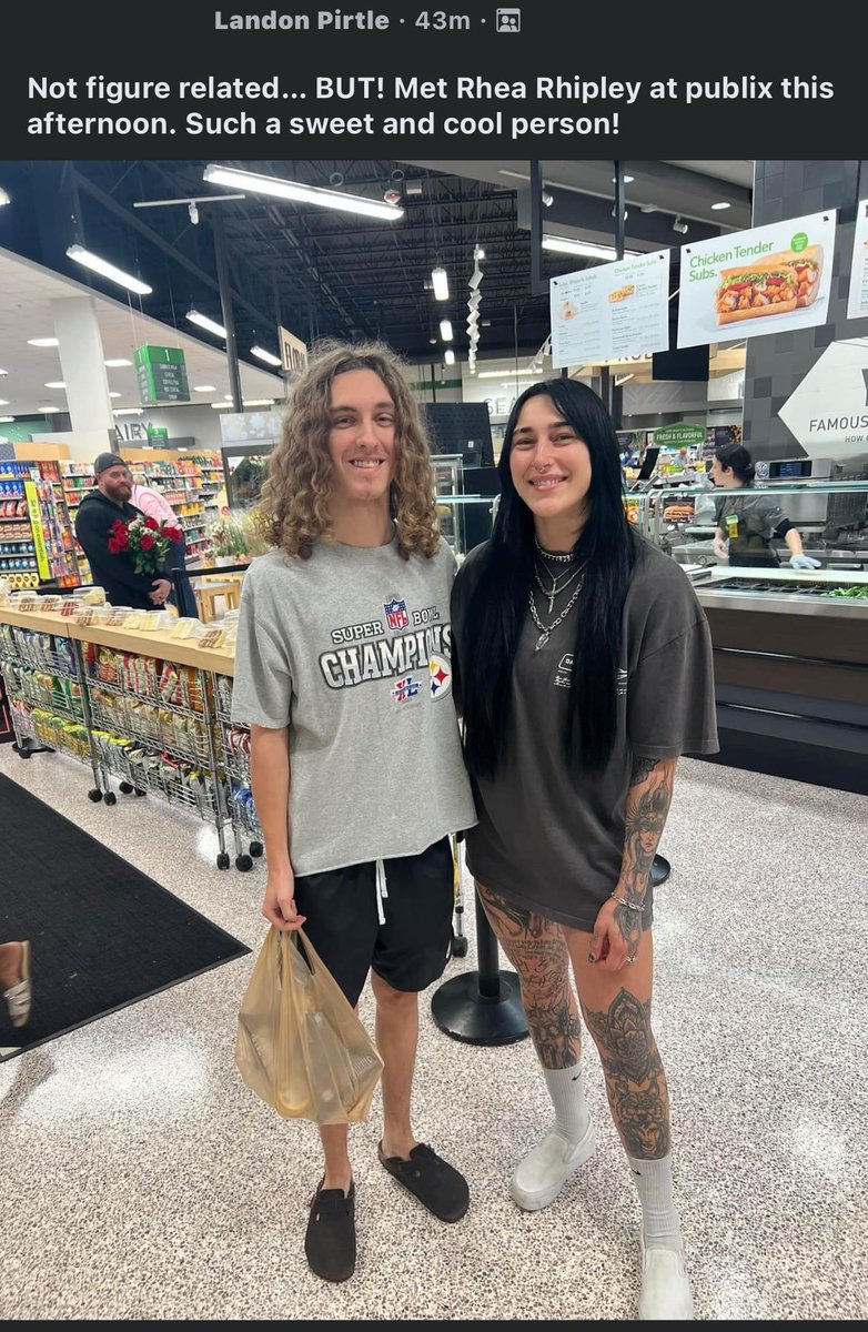 Imagine meeting Rhea at Publix Buddy in the back like ayo wrap it up 😭