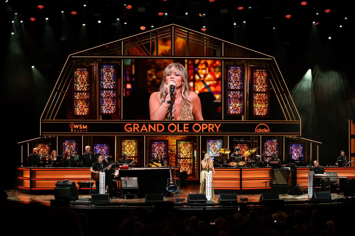 05.10.2024. The Grand Ole Opry. barefoot & golden ✨