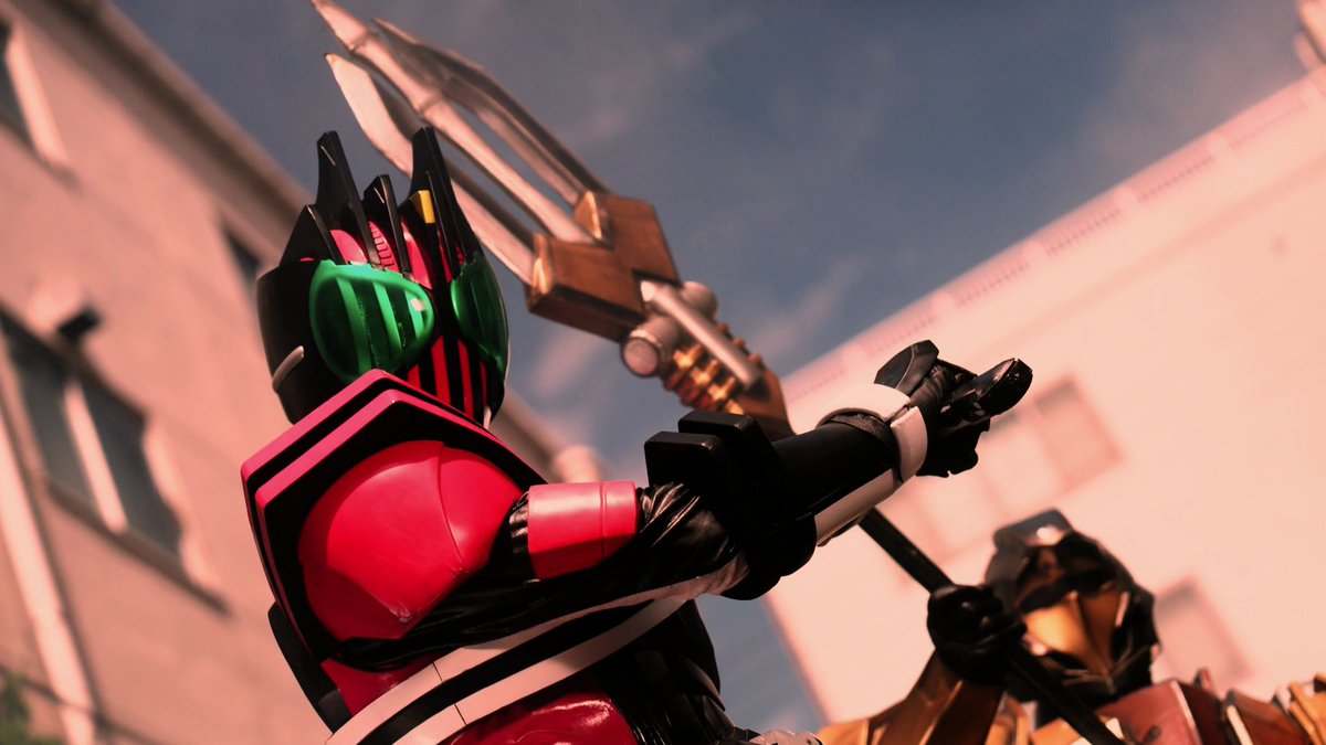 That someone was the Destroyer of Worlds, Kadoya Tsukasa. The Masked Rider known as Decade. Nice way of tying in the Dooms Clock to the flashback From Legend 2.

#KamenRiderGotchard