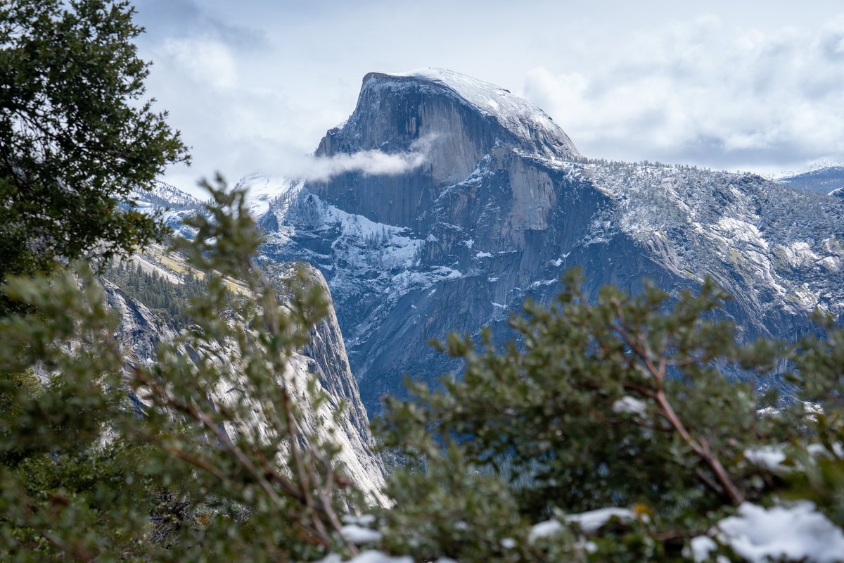 Wintery Half Dome <a href="/YosemiteNPS/">Yosemite National Park</a> in mid April!

#halfDome #yosemite #hikingAdventure #optOutside #SonyAlpha #photography #hiking #landscapephotography #winter