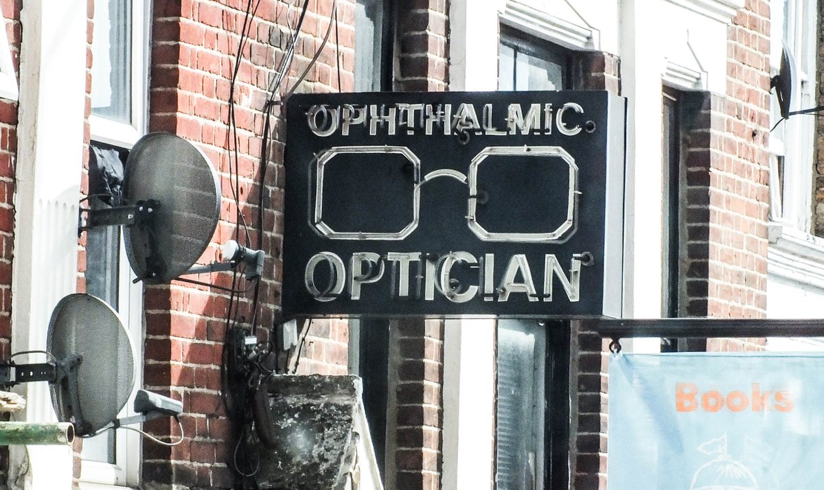 Ophthalmic Optician