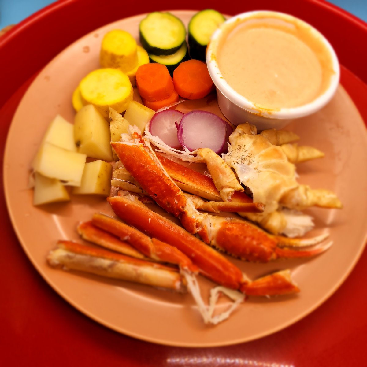 Snow Crab
Steamed vegetables & remoulade sauce
#YummyliciousChef🐻 #cooking #FoodPhotography #homecooking